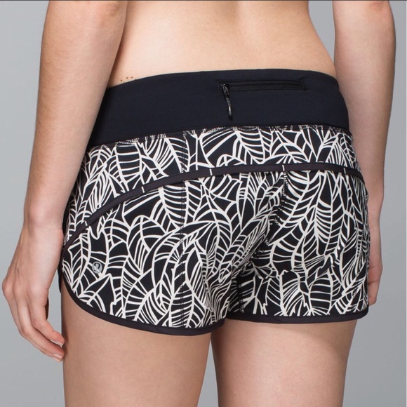 lululemon athletica Pants - ✨Lululemon speed shorts size 8✨